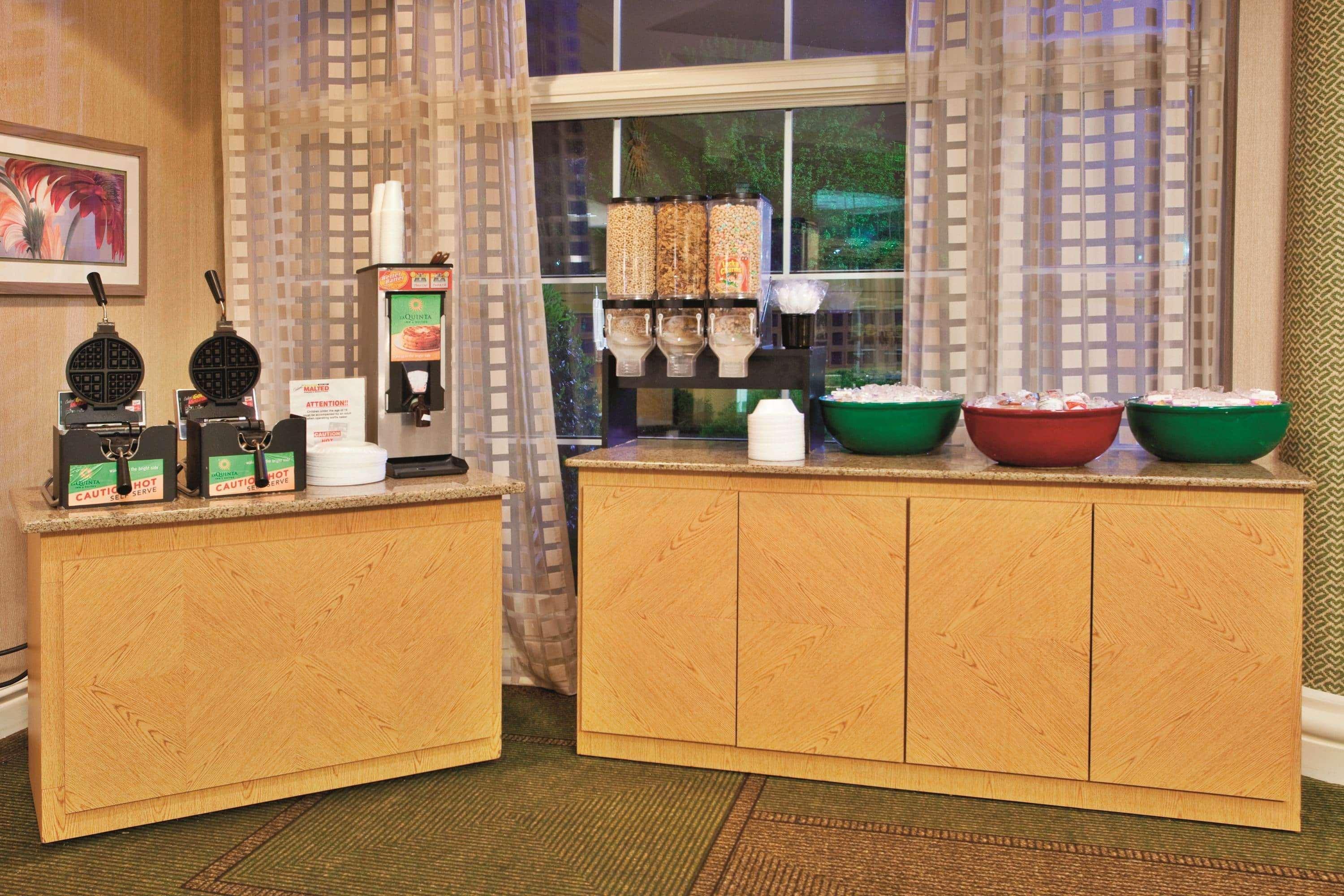Hotel La Quinta By Wyndham Winston-Salem Zewnętrze zdjęcie
