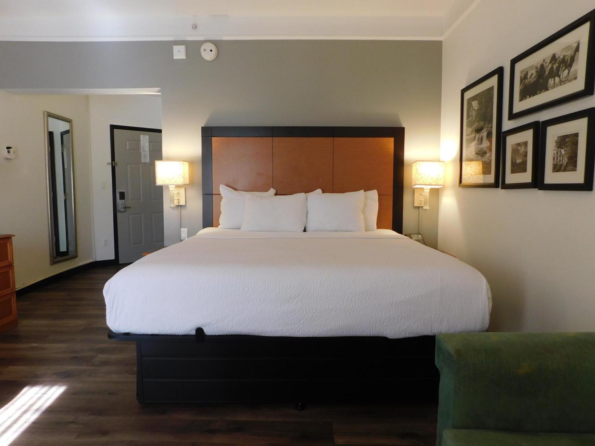 Hotel La Quinta By Wyndham Winston-Salem Zewnętrze zdjęcie