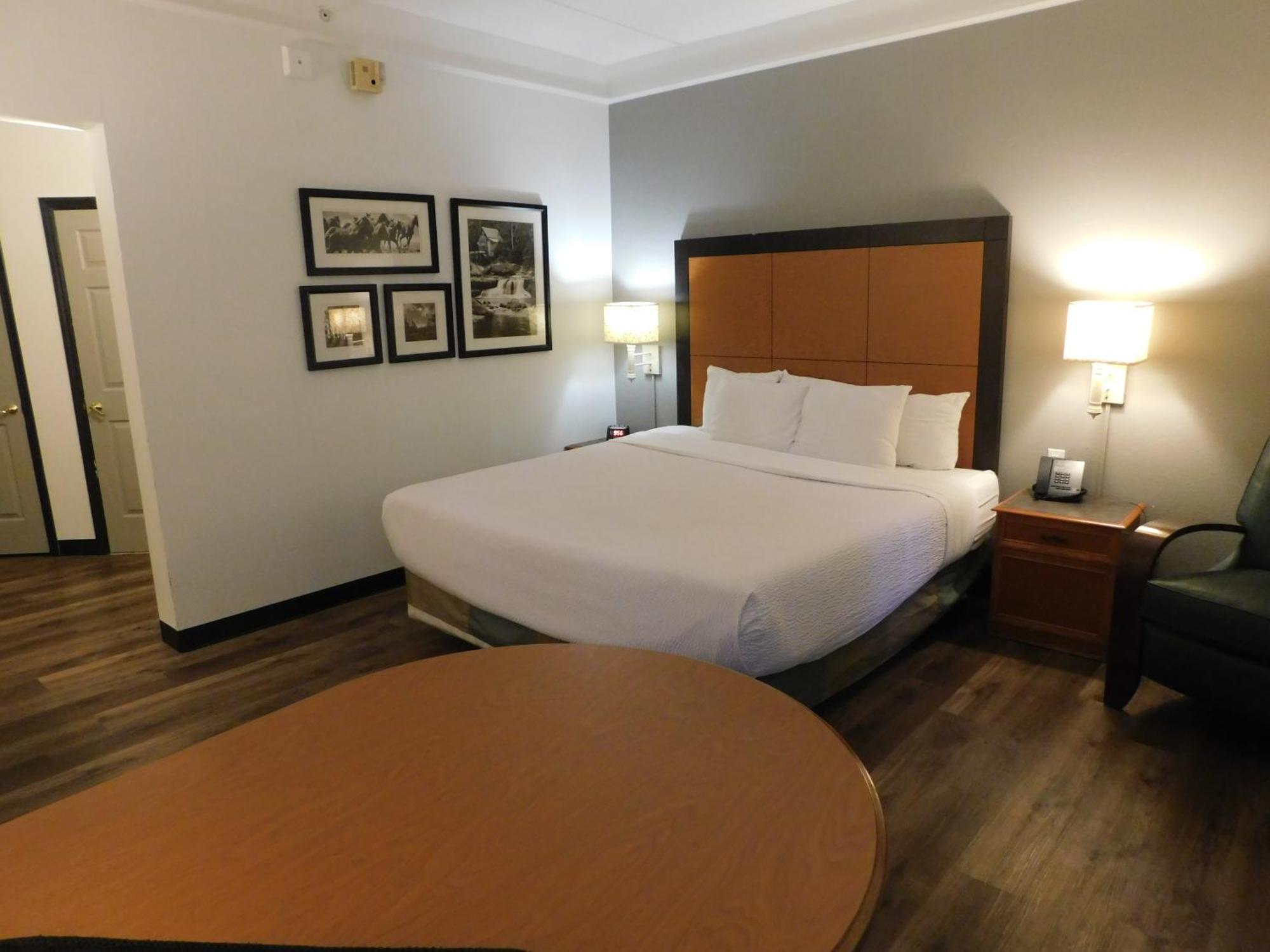 Hotel La Quinta By Wyndham Winston-Salem Zewnętrze zdjęcie